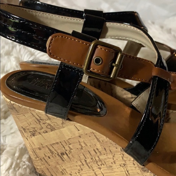 Kenneth Cole Reaction Action Doll Sandals - NWOT - Picture 7 of 8